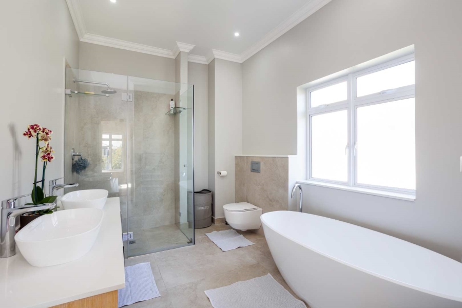 5 Bedroom Property for Sale in Val De Vie Estate Western Cape